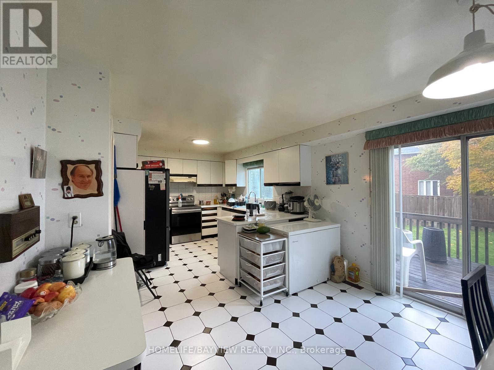 117 Summerdale Drive, Markham, Ontario  L3T 6Y6 - Photo 9 - N12527188