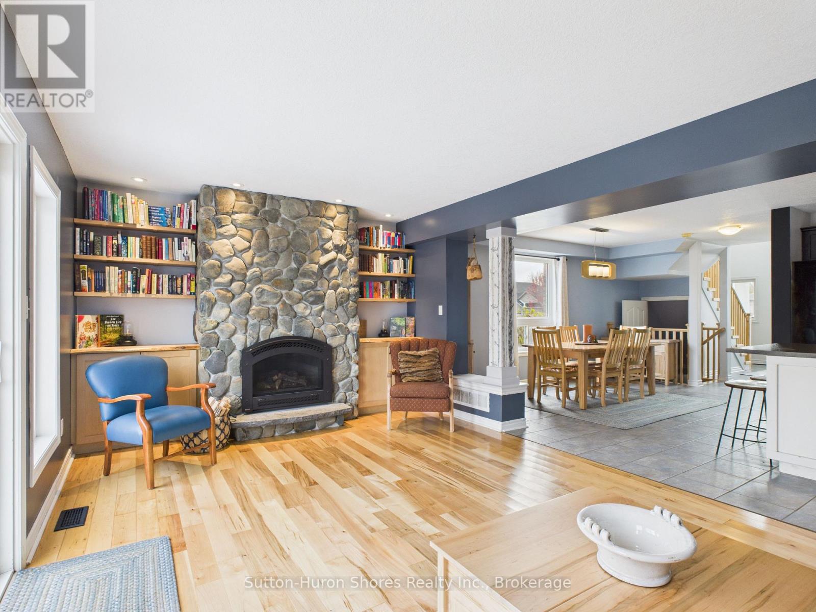 893 Sumpton Street, Saugeen Shores, Ontario  N0H 2C2 - Photo 13 - X12533942