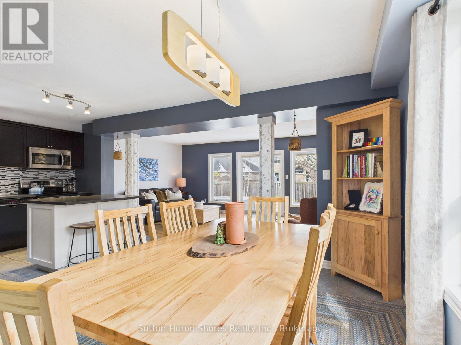 893 Sumpton Street, Saugeen Shores, Ontario  N0H 2C2 - Photo 16 - X12533942