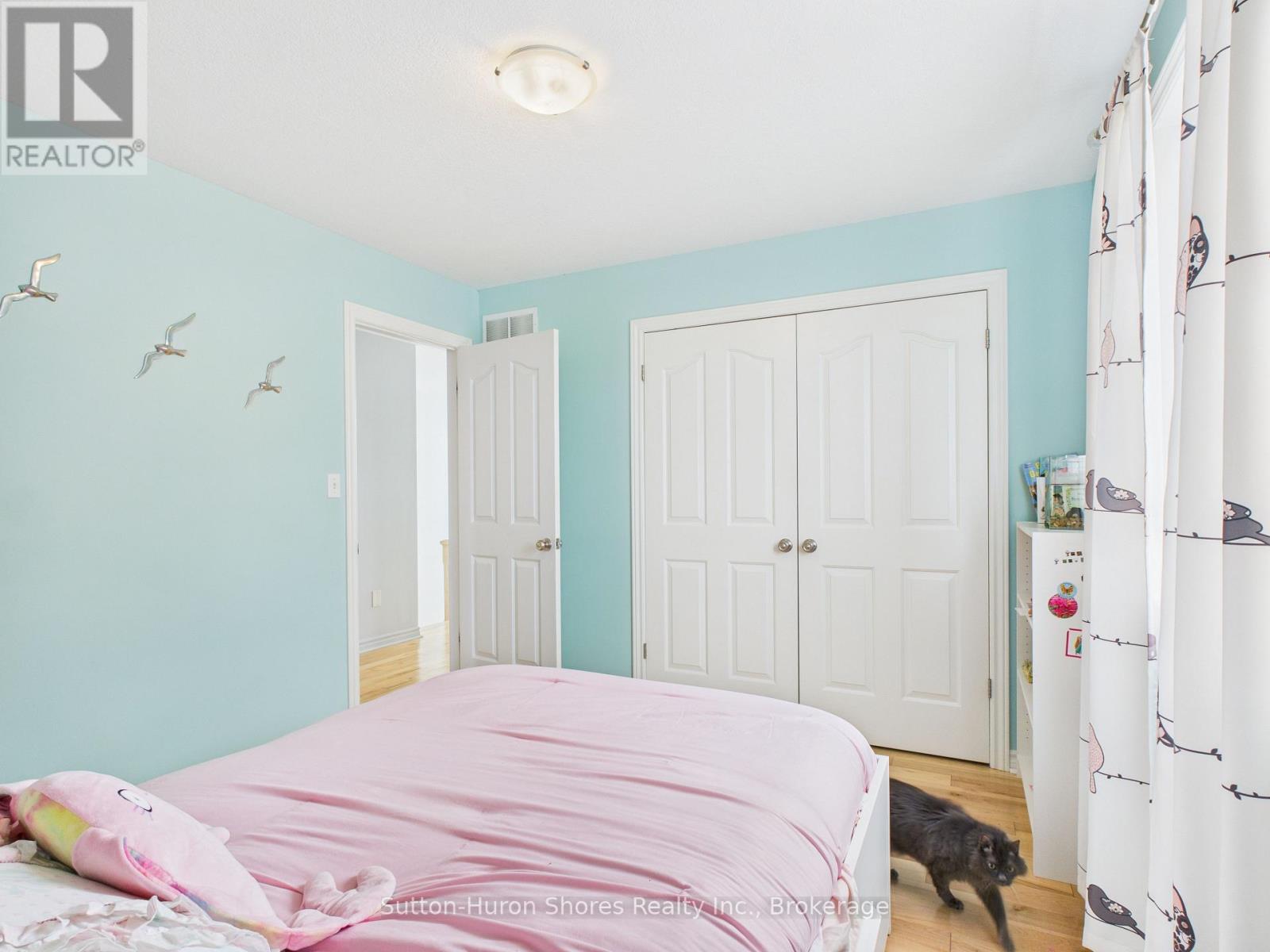 893 Sumpton Street, Saugeen Shores, Ontario  N0H 2C2 - Photo 20 - X12533942