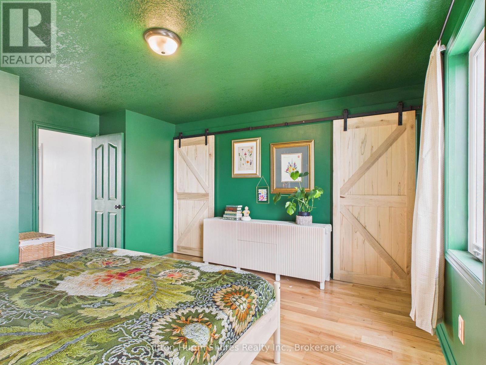 893 Sumpton Street, Saugeen Shores, Ontario  N0H 2C2 - Photo 24 - X12533942