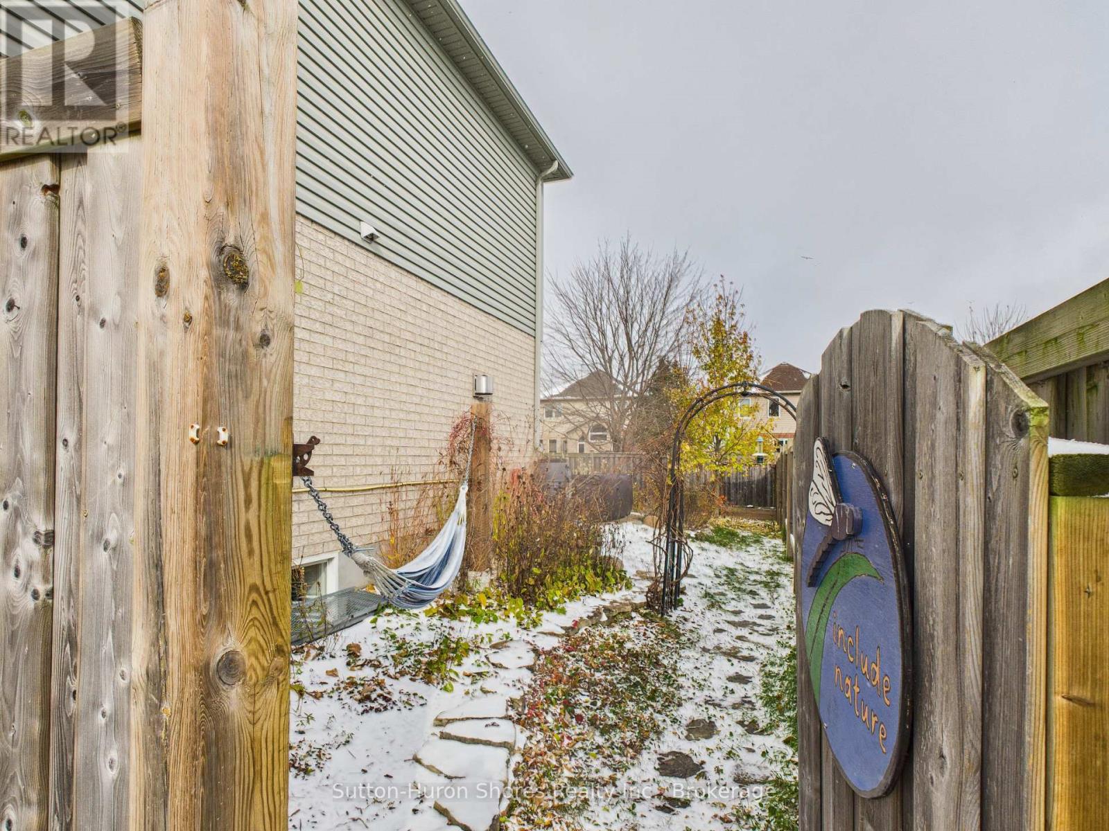 893 Sumpton Street, Saugeen Shores, Ontario  N0H 2C2 - Photo 34 - X12533942