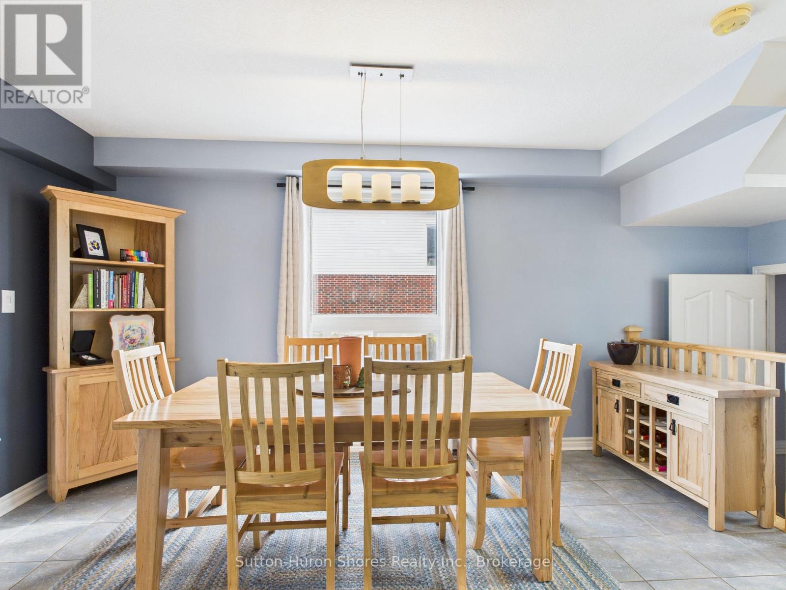 893 Sumpton Street, Saugeen Shores, Ontario  N0H 2C2 - Photo 9 - X12533942