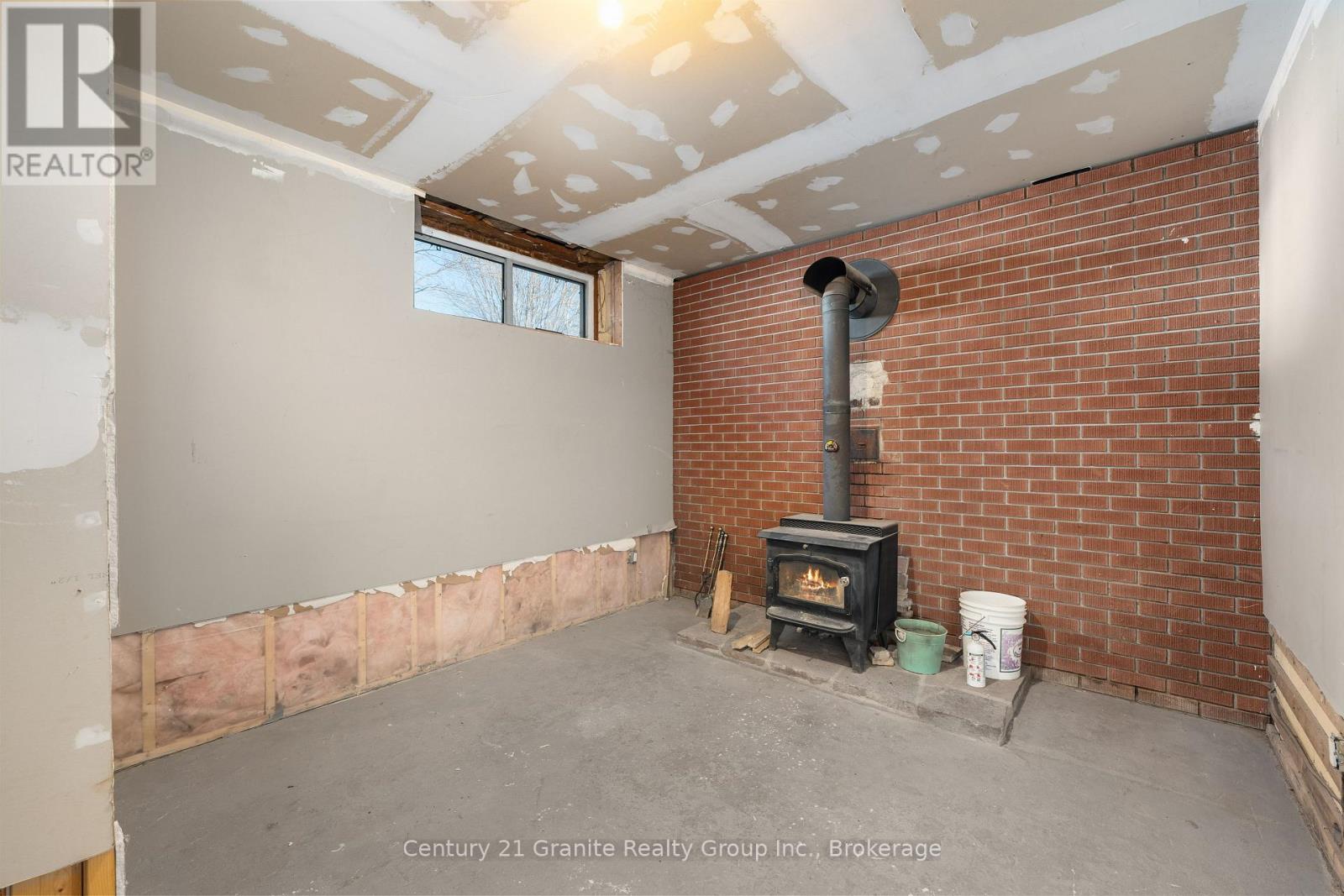 37 Mckay Street, Minden Hills, Ontario  K0M 2K0 - Photo 26 - X12533966