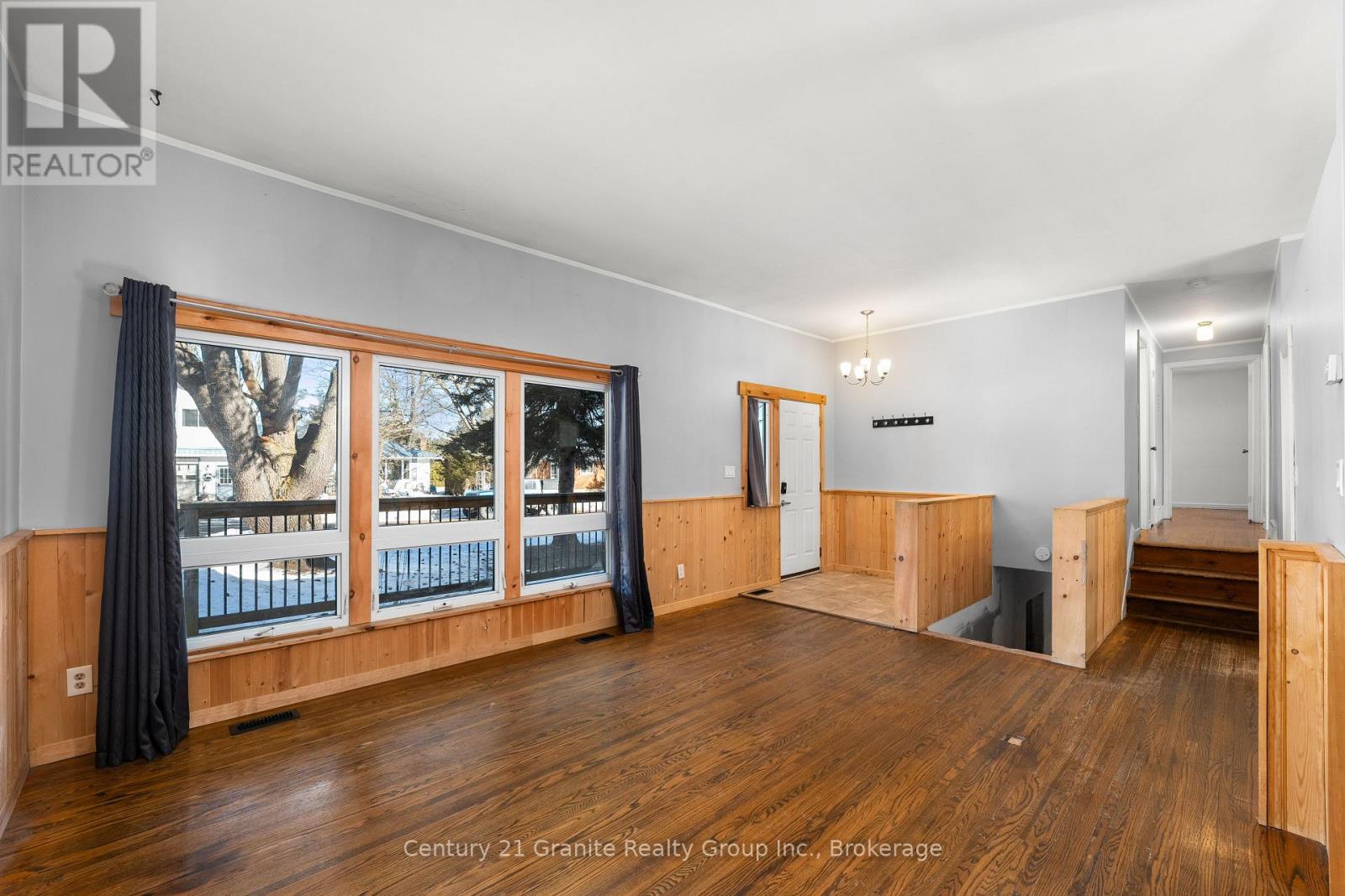 37 Mckay Street, Minden Hills, Ontario  K0M 2K0 - Photo 6 - X12533966