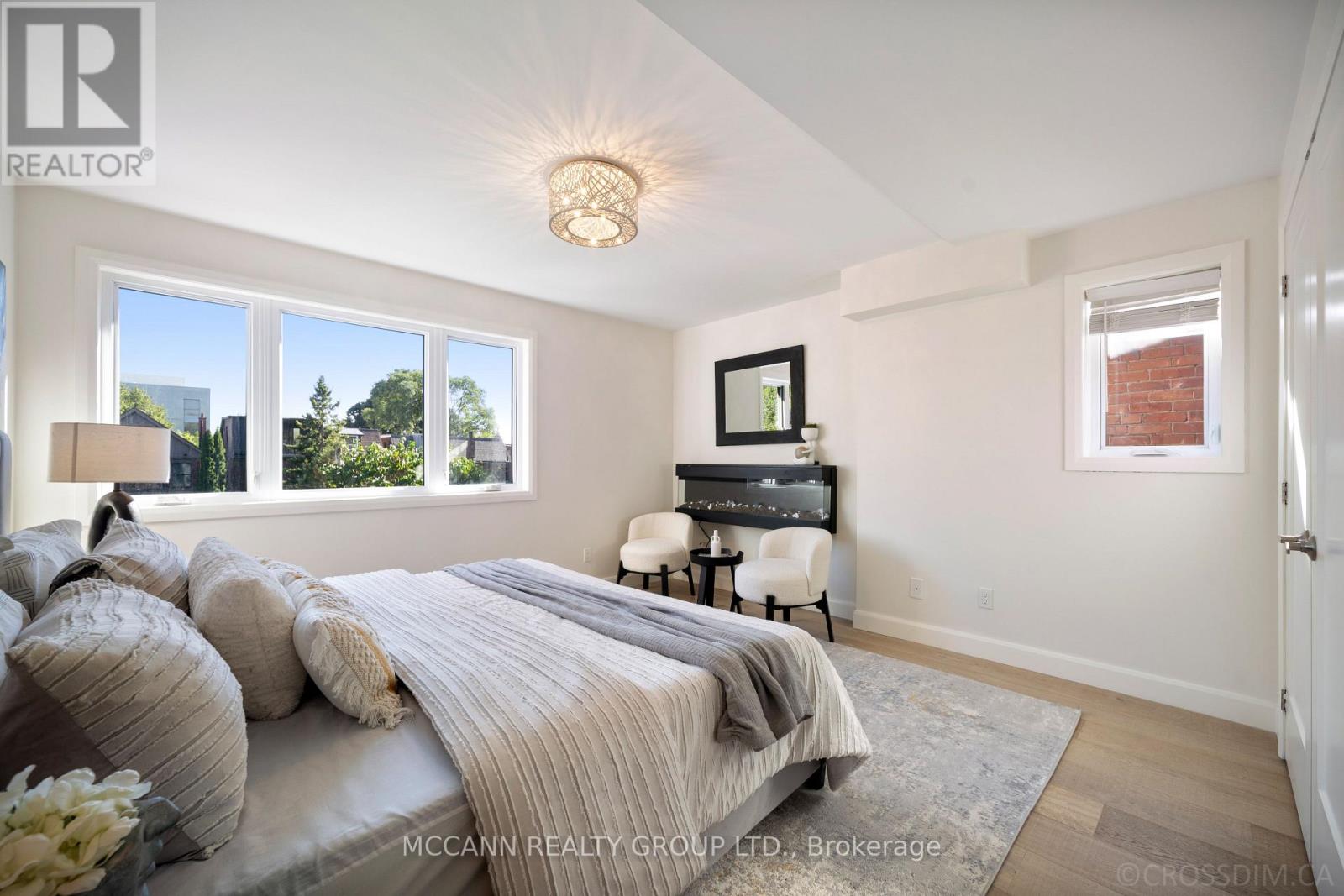 217 Pearson Avenue, Toronto, Ontario  M6R 1G6 - Photo 19 - W12533668