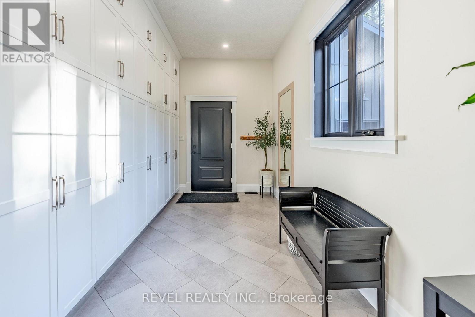 7404 Wellington Road, Mapleton, Ontario  N0G 2K0 - Photo 13 - X12533746