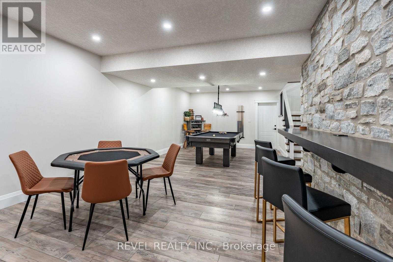 7404 Wellington Road, Mapleton, Ontario  N0G 2K0 - Photo 21 - X12533746