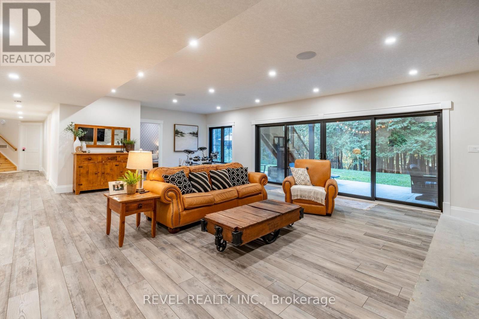 7404 Wellington Road, Mapleton, Ontario  N0G 2K0 - Photo 22 - X12533746