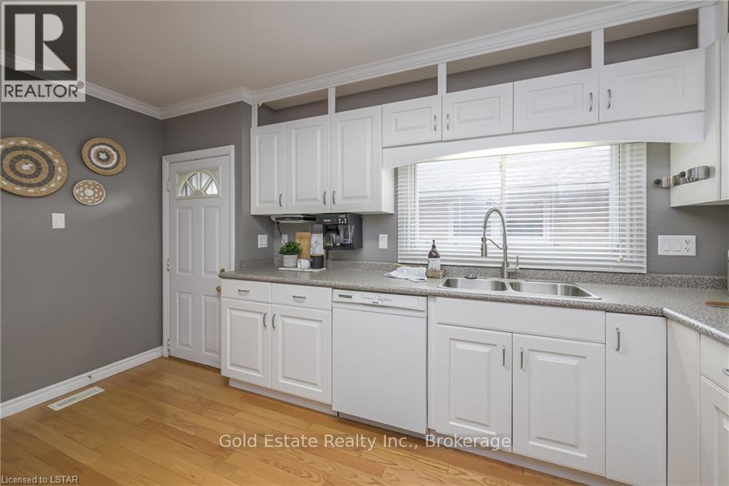 Main Floor - 619 Ross Street, London East, Ontario  N5Y 3V8 - Photo 10 - X12533812