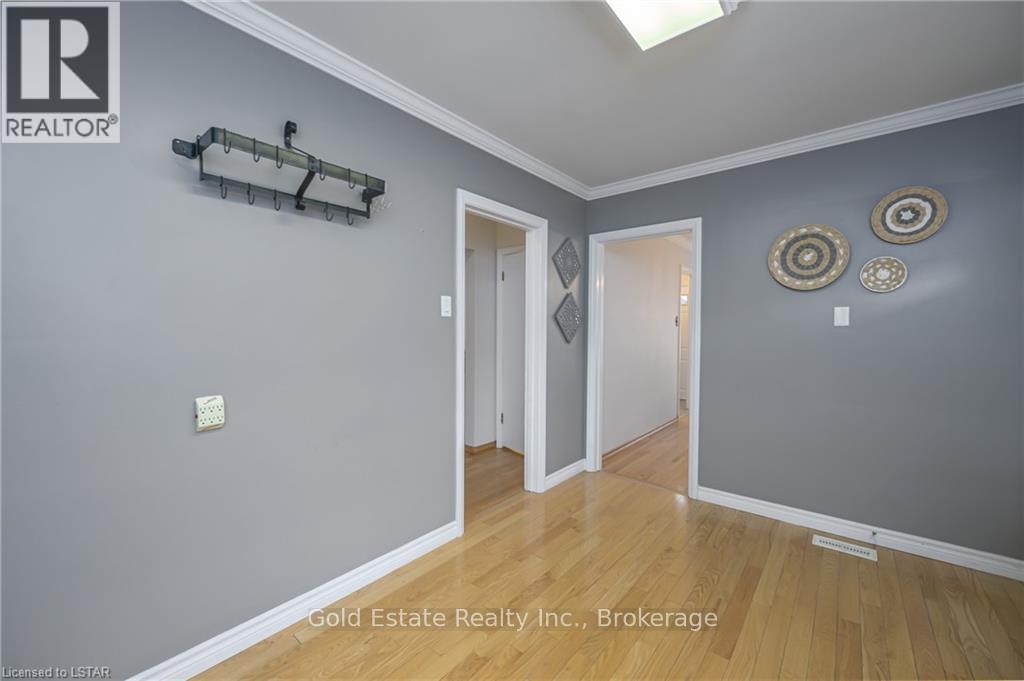 Main Floor - 619 Ross Street, London East, Ontario  N5Y 3V8 - Photo 11 - X12533812