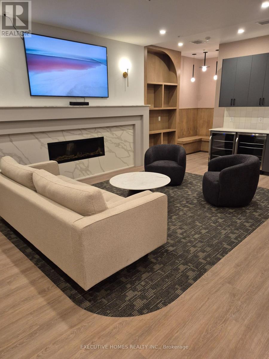 418 - 233 Princess Street, Kingston, Ontario  K7L 1B3 - Photo 2 - X12533818