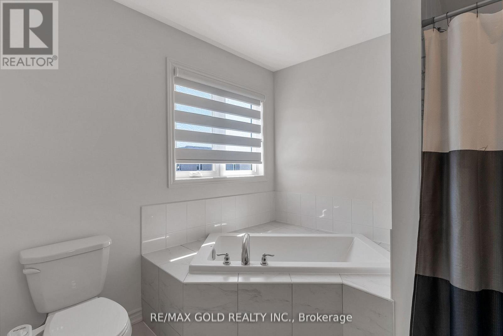 1615 Marina Drive, Fort Erie, Ontario  L2A 5P2 - Photo 43 - X12533838