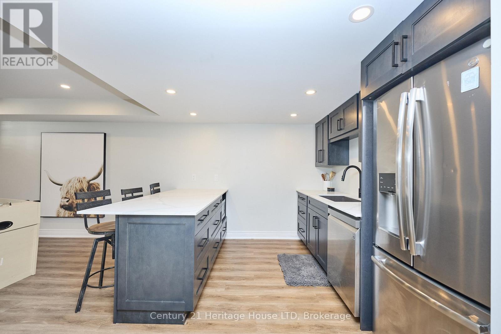 Lower - 439 Viking Street, Fort Erie, Ontario  L2A 0E8 - Photo 2 - X12533964