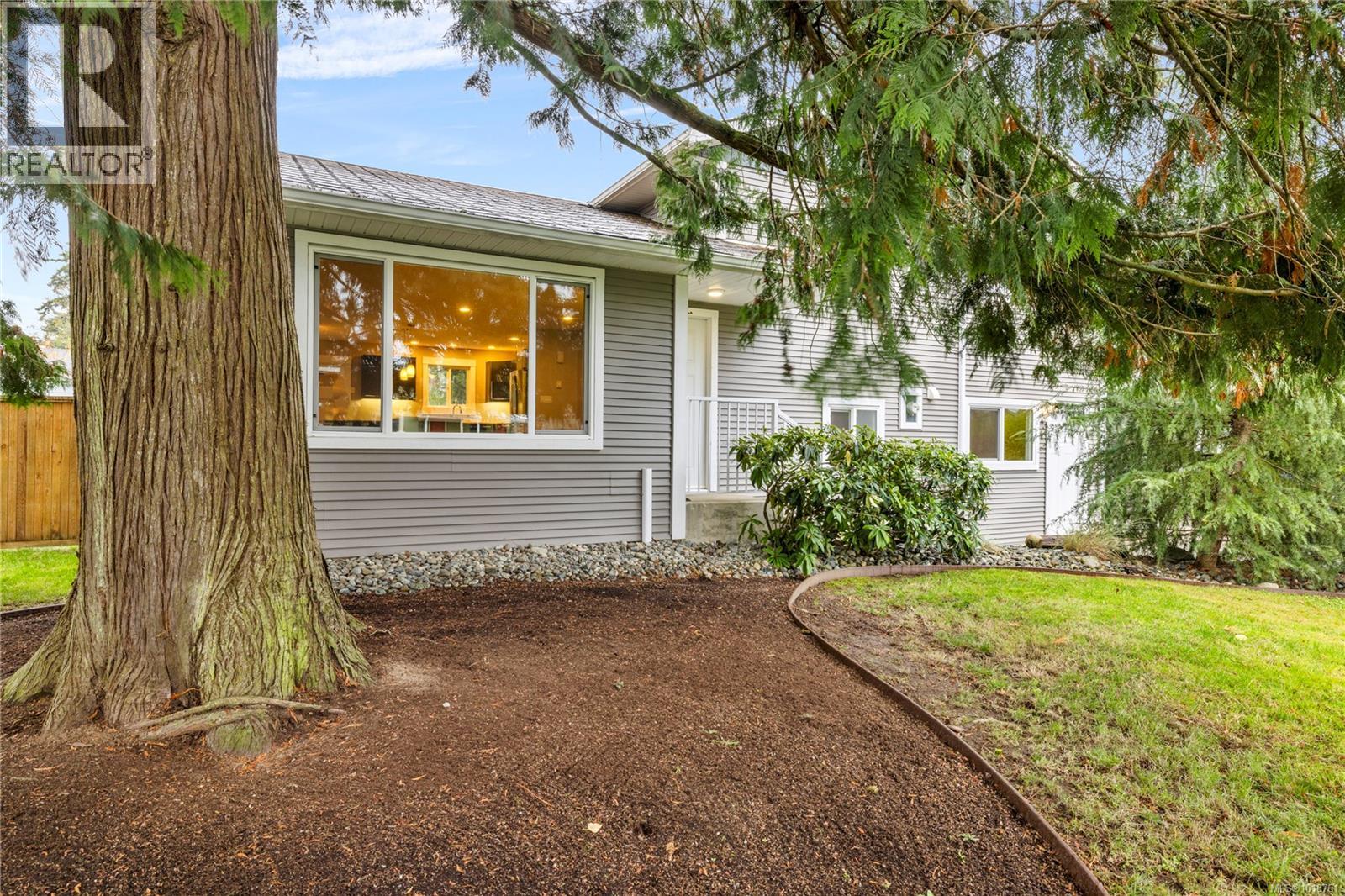 642 Forsyth Ave, Parksville, British Columbia