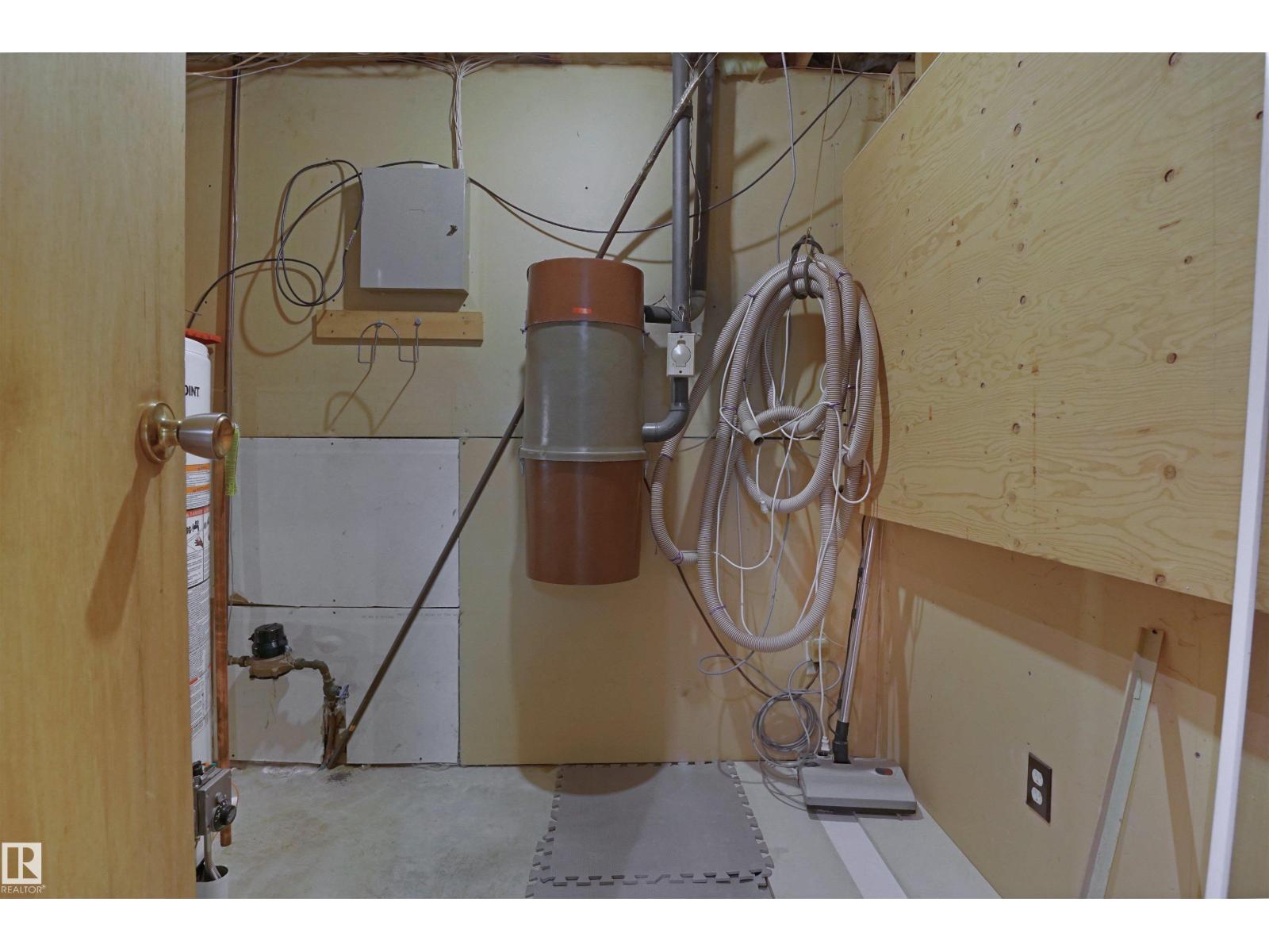 6723 40 Av Nw, Edmonton, Alberta  T5K 1R9 - Photo 51 - E4465392