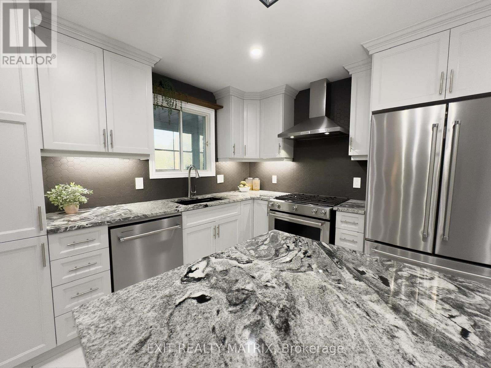 12187 County Road 3 Road W, North Dundas, Ontario  K0C 2K0 - Photo 7 - X12432946