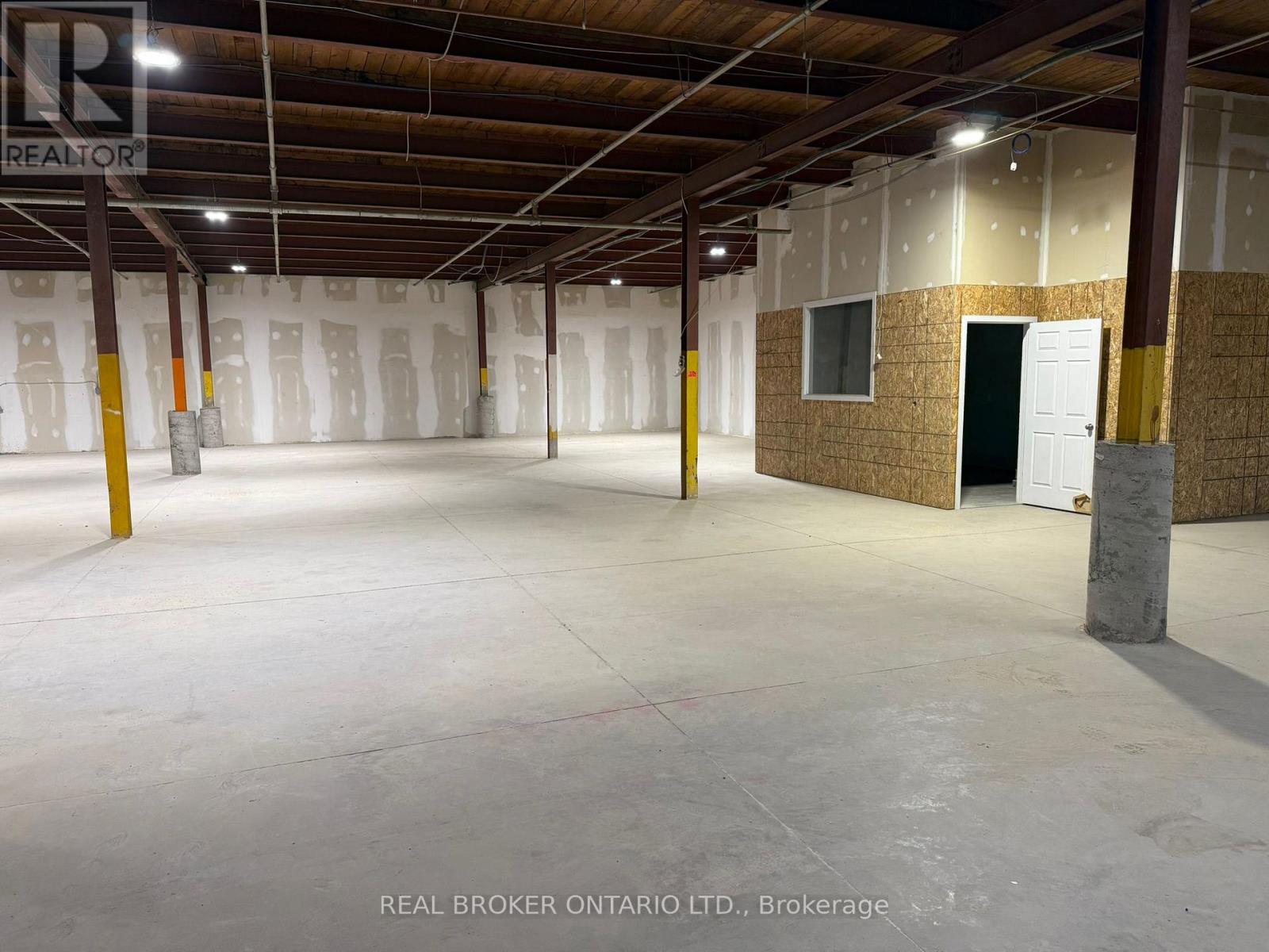 6c - 5900 Thorold Stone Road, Niagara Falls, Ontario  L2J 1A2 - Photo 2 - X12504956