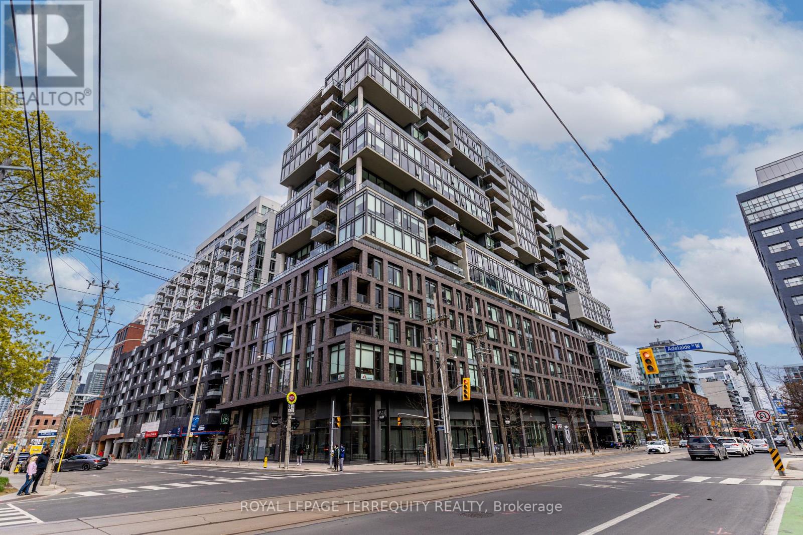 701 - 111 BATHURST STREET, Toronto, Ontario