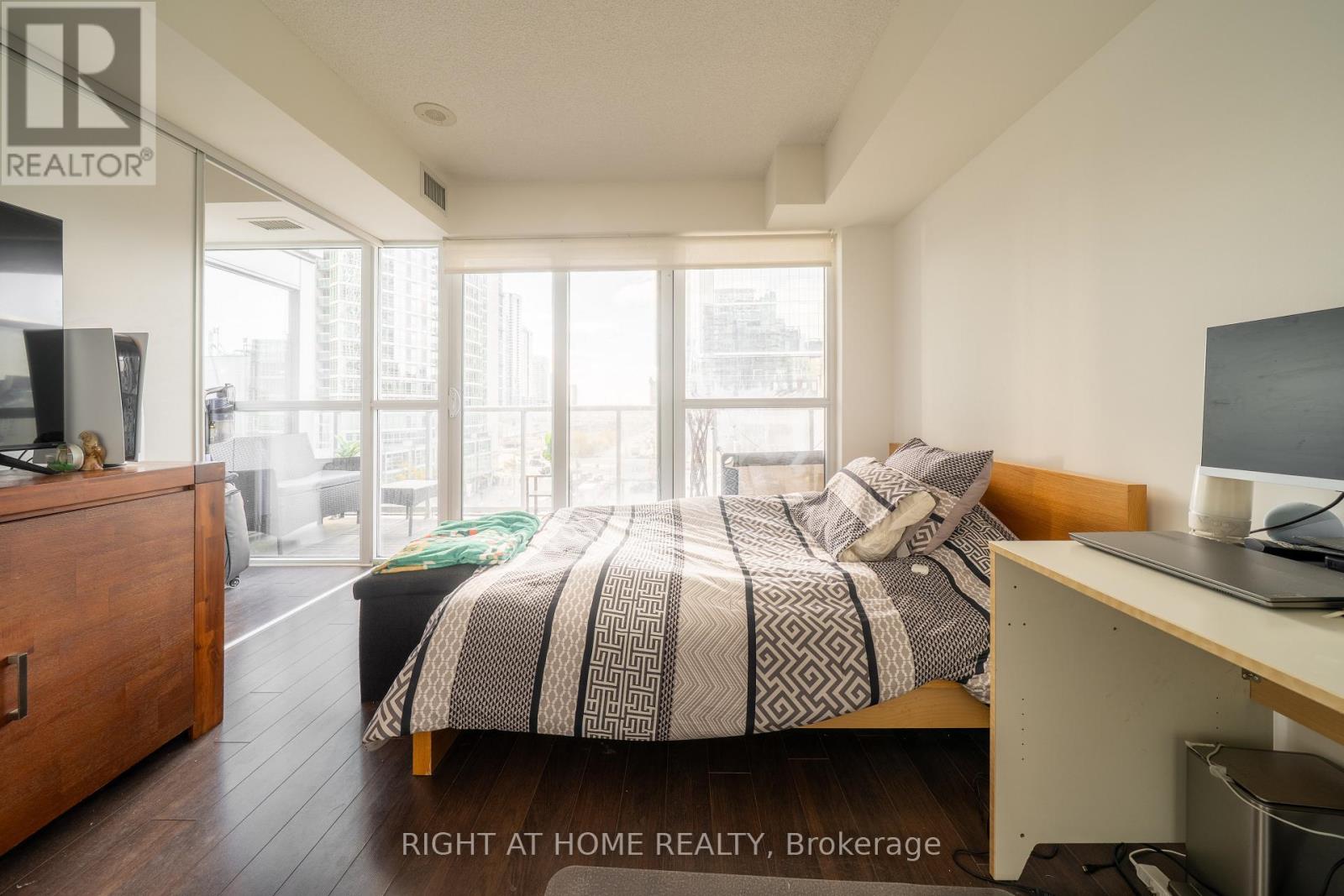 407 - 352 Front Street W, Toronto, Ontario  M5V 0K3 - Photo 11 - C12533984