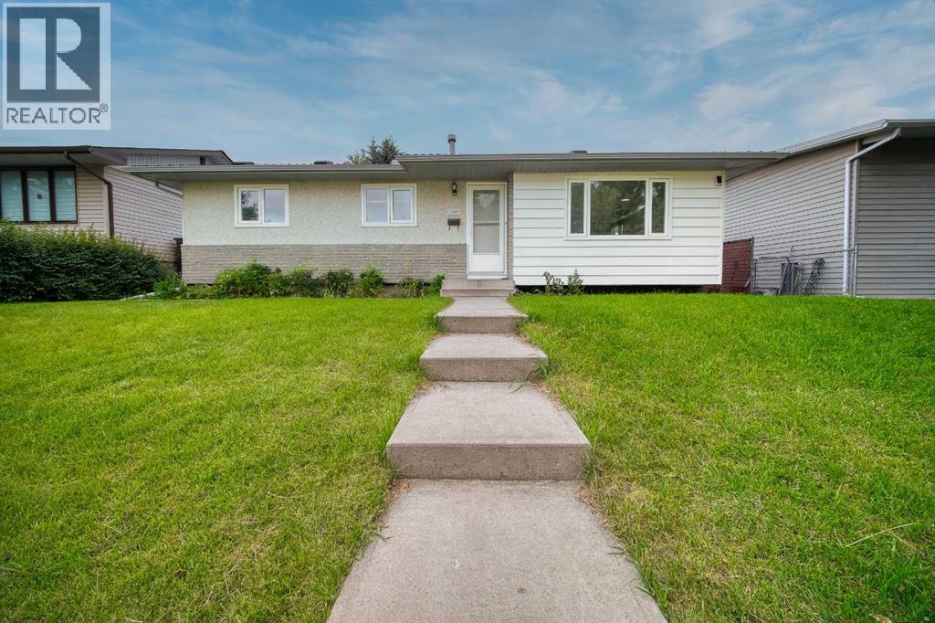 3307 Boulton Road Nw, Calgary, Alberta  T2L 1M2 - Photo 2 - A2262010