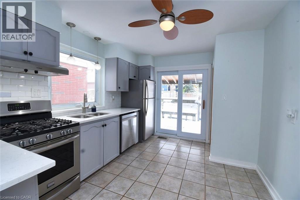 158 Howe Avenue, Hamilton, Ontario  L9A 1X8 - Photo 10 - 40786889