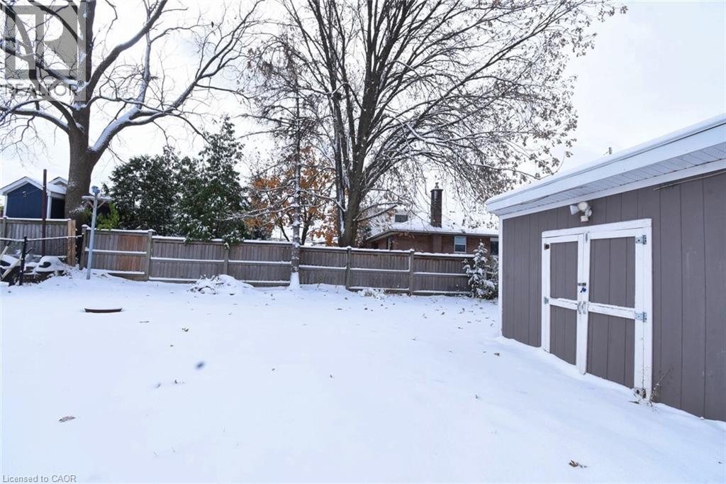 158 Howe Avenue, Hamilton, Ontario  L9A 1X8 - Photo 3 - 40786889