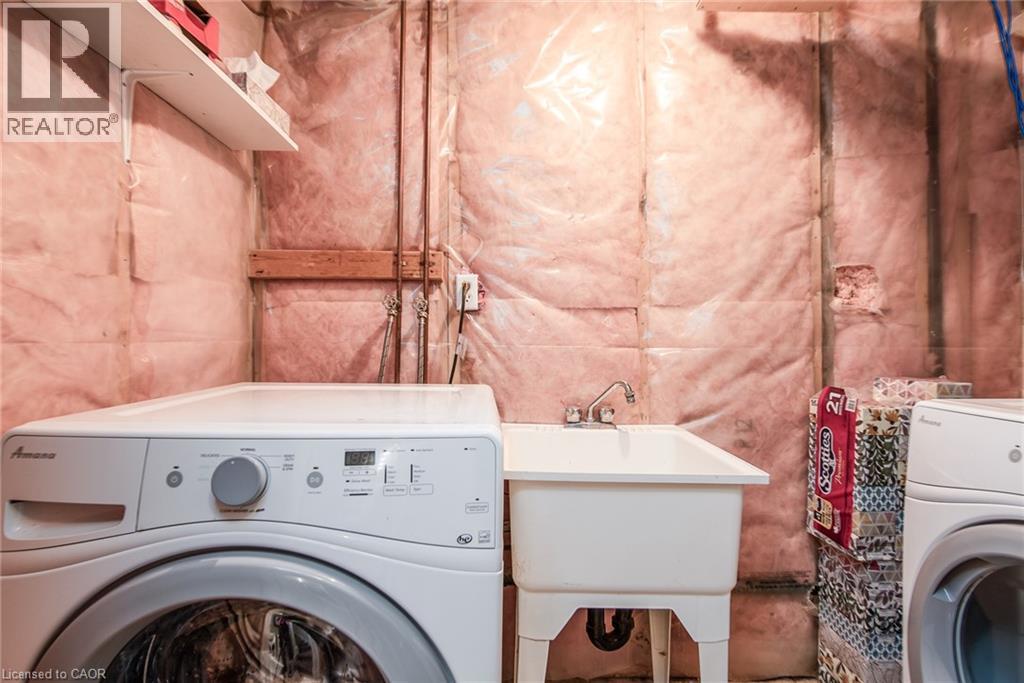 52 Highbrook Street, Kitchener, Ontario  N2E 3P1 - Photo 38 - 40786192