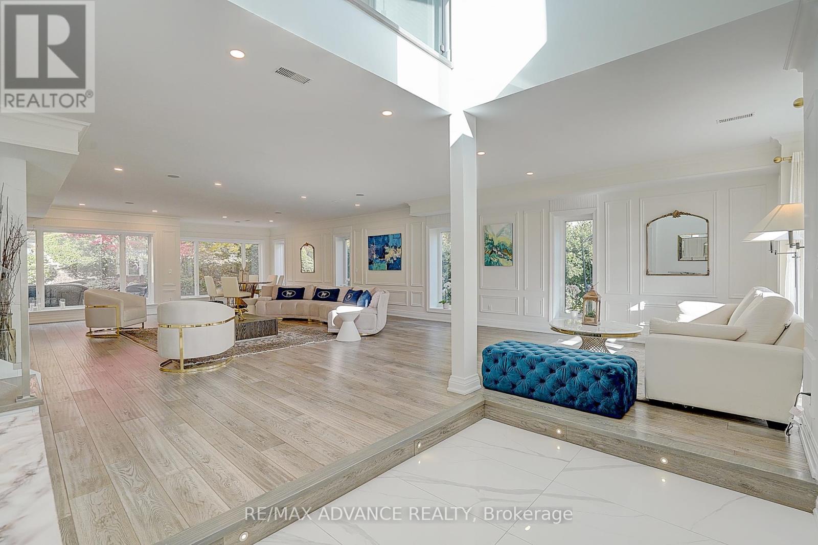 32 Brookfield Road, Toronto, Ontario  M2P 1A9 - Photo 4 - C12513112