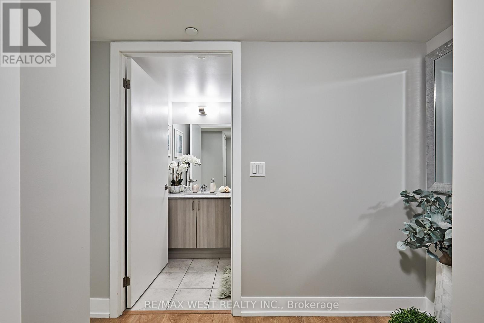 2002 - 1255 Bayly Street, Pickering, Ontario  L1W 0B6 - Photo 7 - E12533948