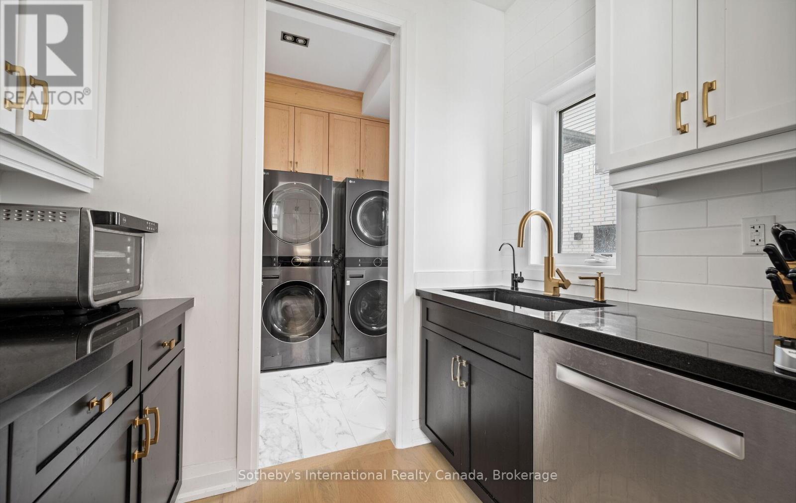 131 Daugaard Avenue, Brant, Ontario  N3L 0L6 - Photo 17 - X12534124