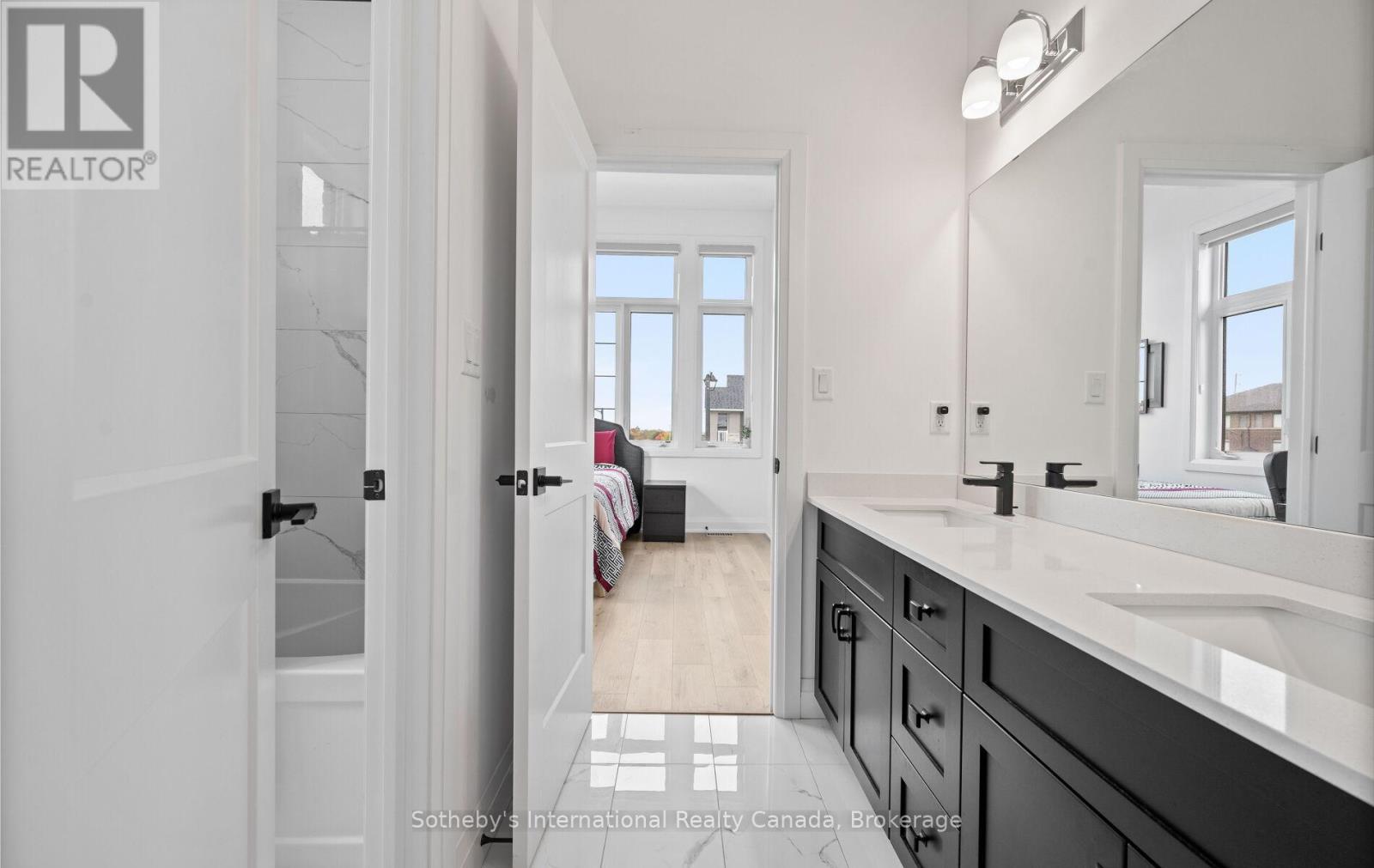 131 Daugaard Avenue, Brant, Ontario  N3L 0L6 - Photo 34 - X12534124