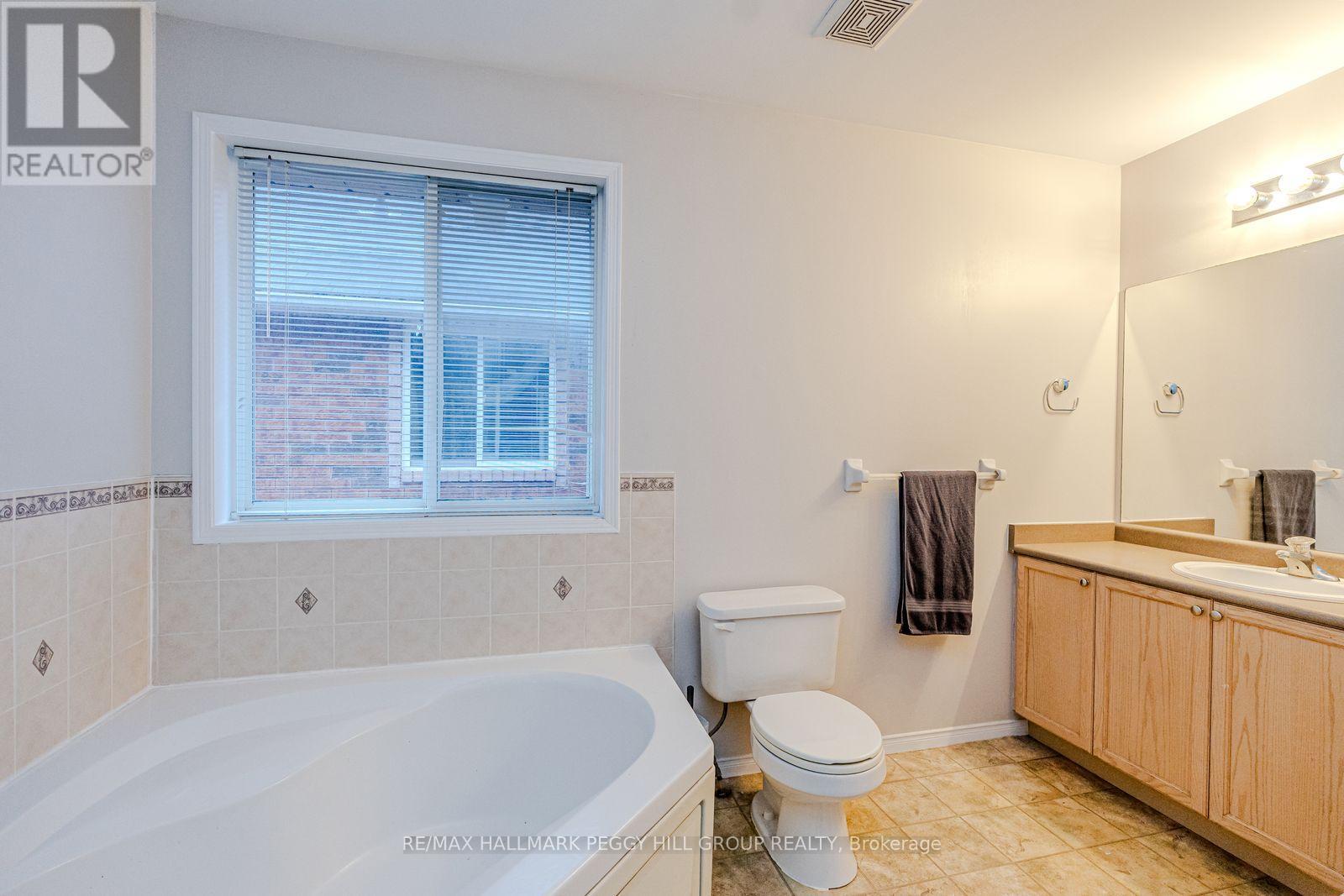30 Hewitt Place, Barrie, Ontario  L4M 7B3 - Photo 6 - S12533930