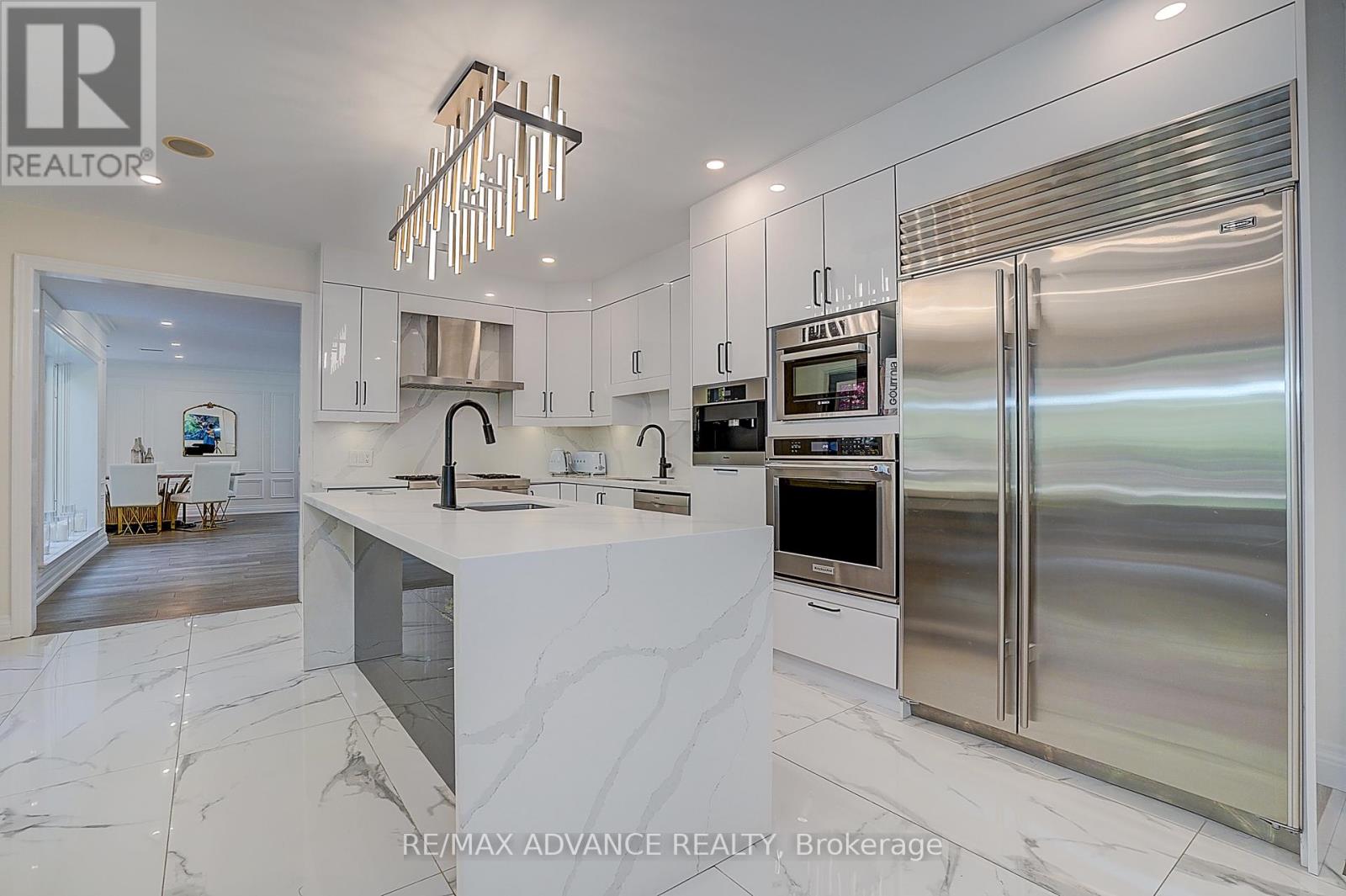 32 Brookfield Road, Toronto, Ontario  M2P 1A9 - Photo 12 - C12513112