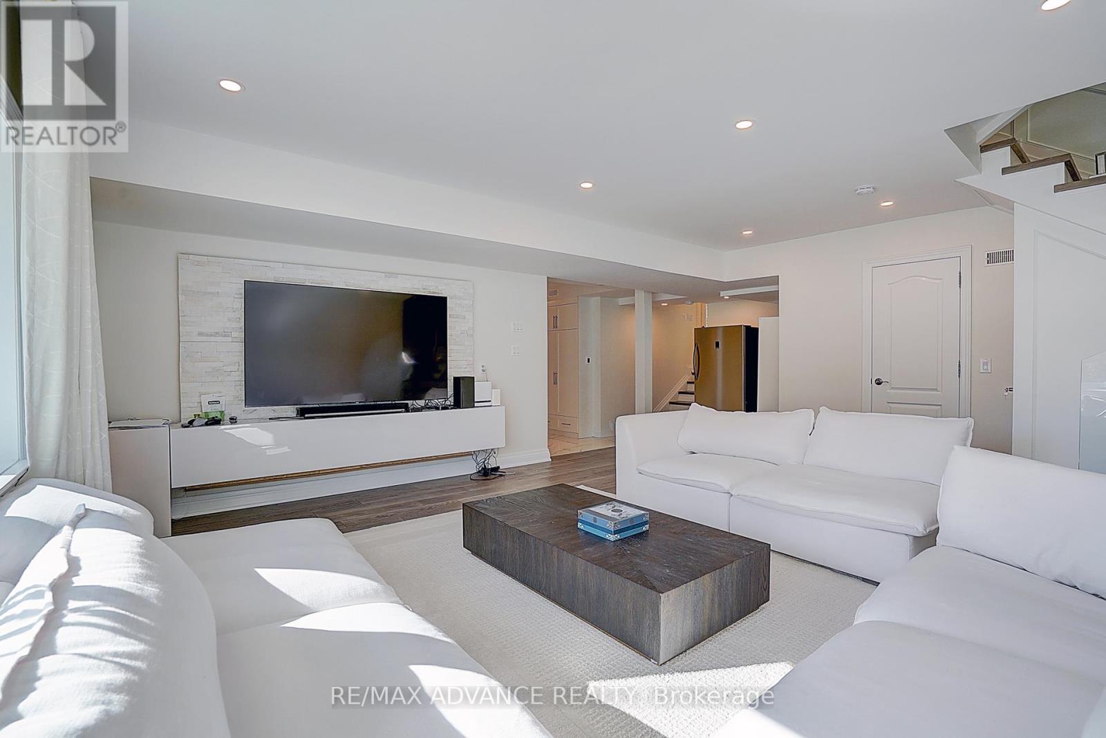 32 Brookfield Road, Toronto, Ontario  M2P 1A9 - Photo 20 - C12513112