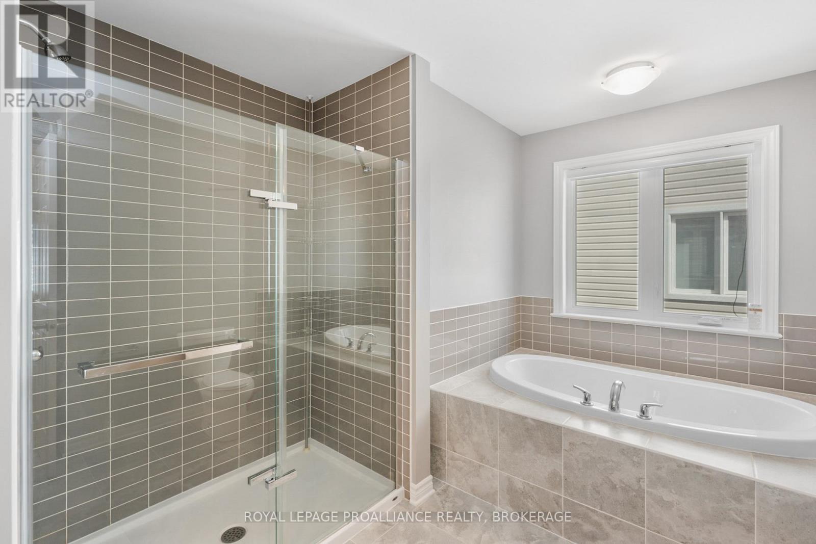 1374 Monarch Drive, Kingston, Ontario  K7P 0S2 - Photo 13 - X12534106