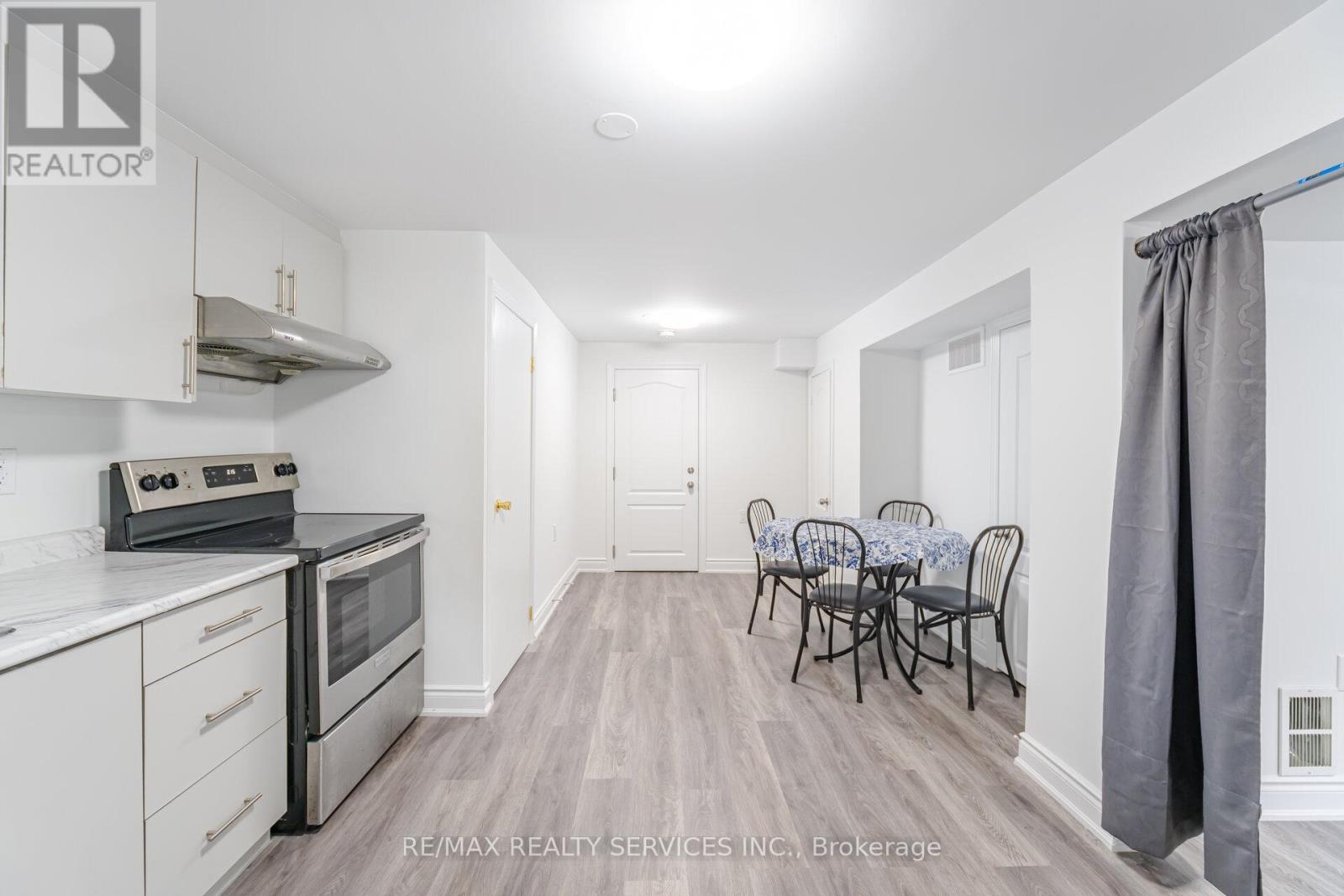 Bsmt - 26 Vodden Street W, Brampton, Ontario  L6X 2W7 - Photo 5 - W12533926