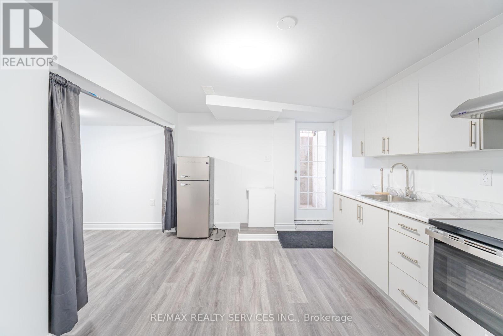 Bsmt - 26 Vodden Street W, Brampton, Ontario  L6X 2W7 - Photo 7 - W12533926