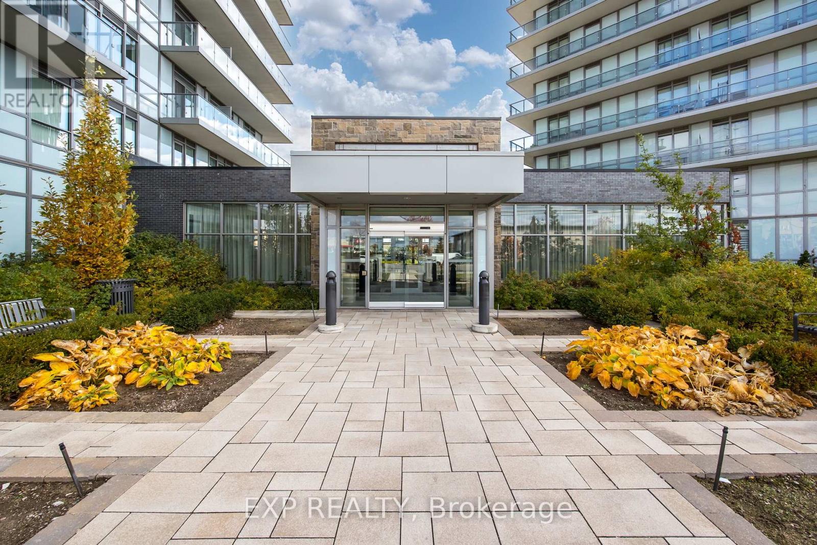 706 - 4655 Glen Erin Drive, Mississauga, Ontario  L5M 0Z1 - Photo 4 - W12533970