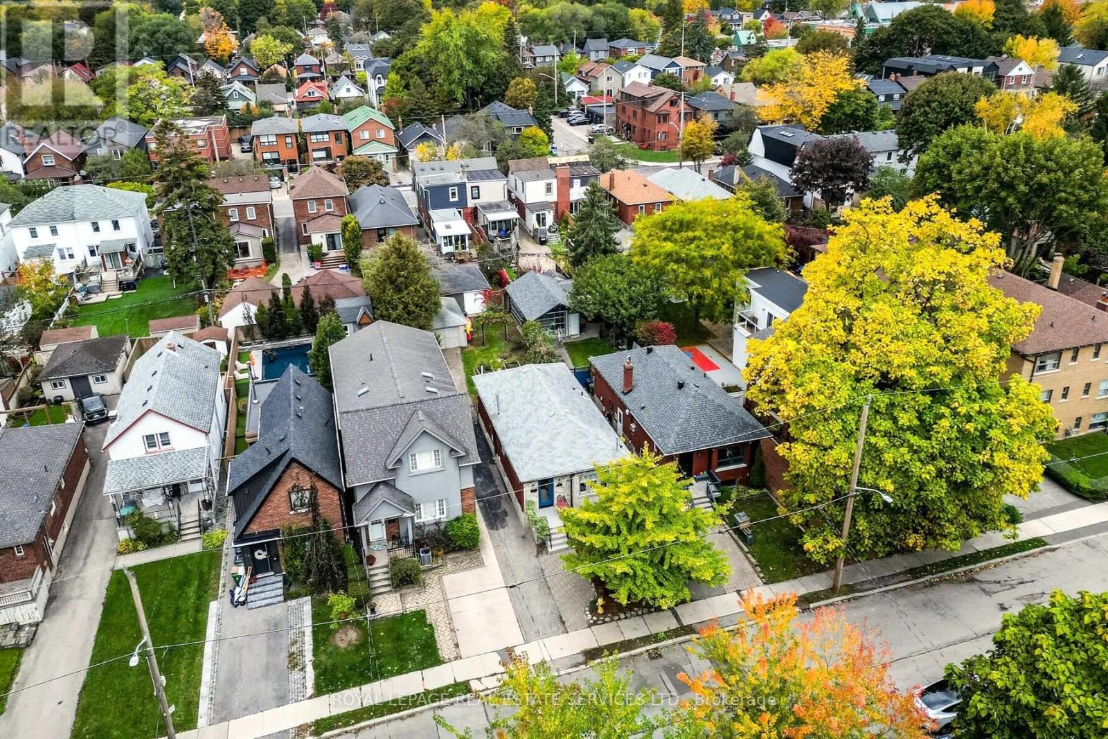 44 FOURTH STREET, Toronto, Ontario