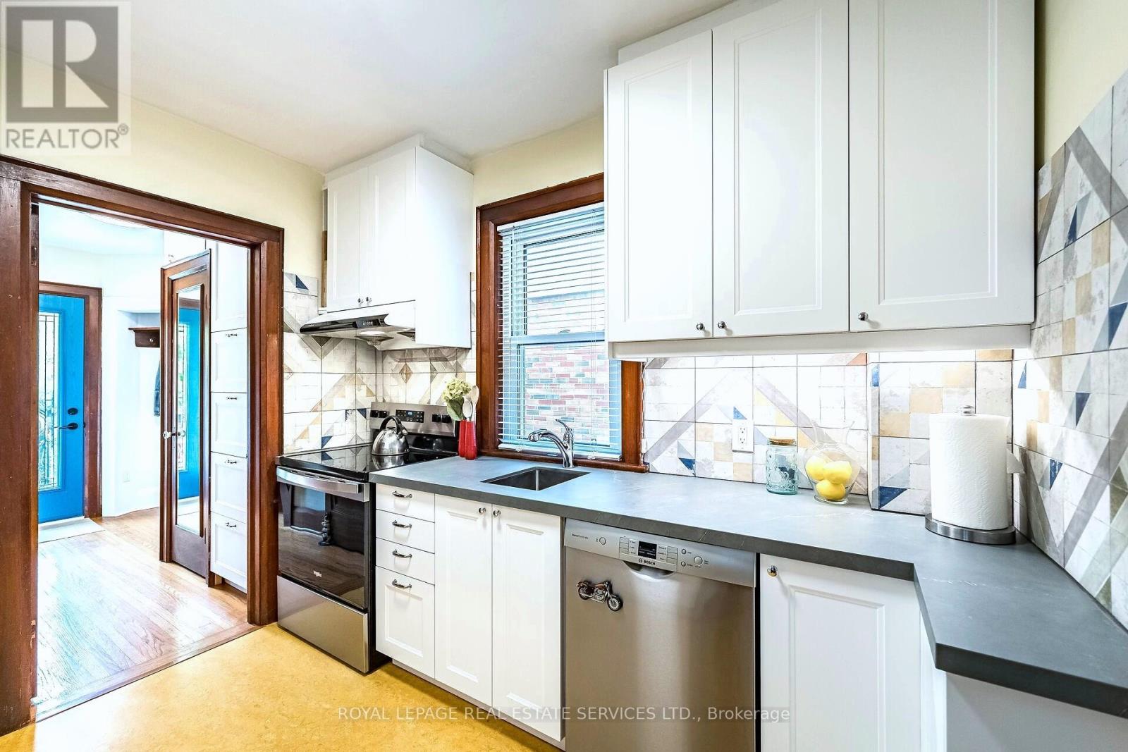 44 Fourth Street, Toronto, Ontario  M8V 2Y3 - Photo 11 - W12533978