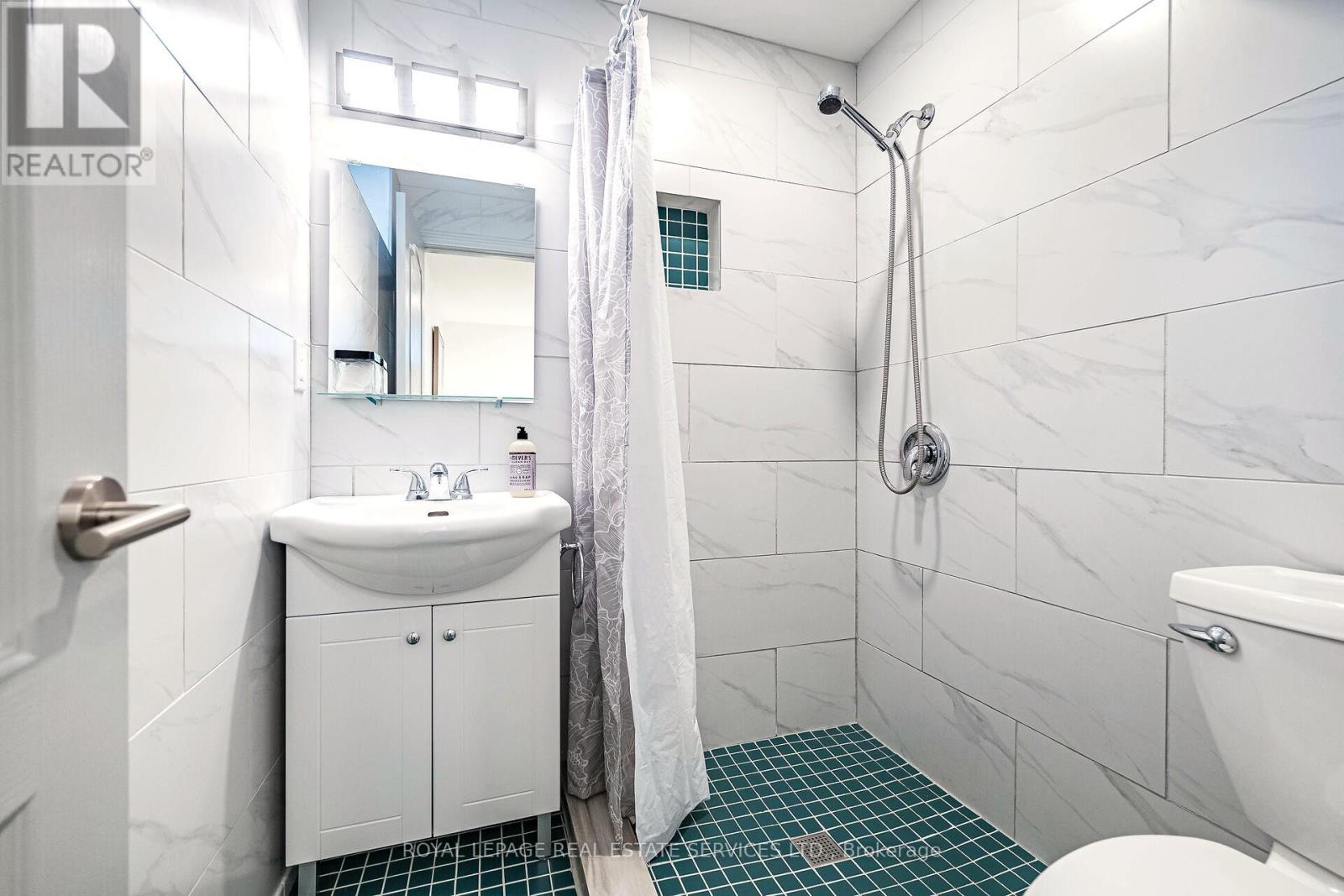 44 Fourth Street, Toronto, Ontario  M8V 2Y3 - Photo 28 - W12533978