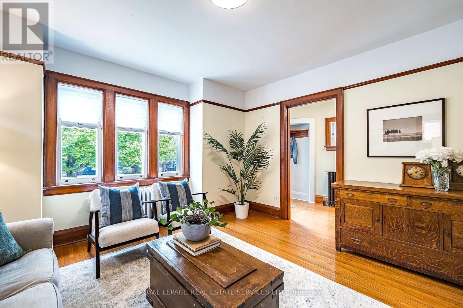 44 Fourth Street, Toronto, Ontario  M8V 2Y3 - Photo 5 - W12533978