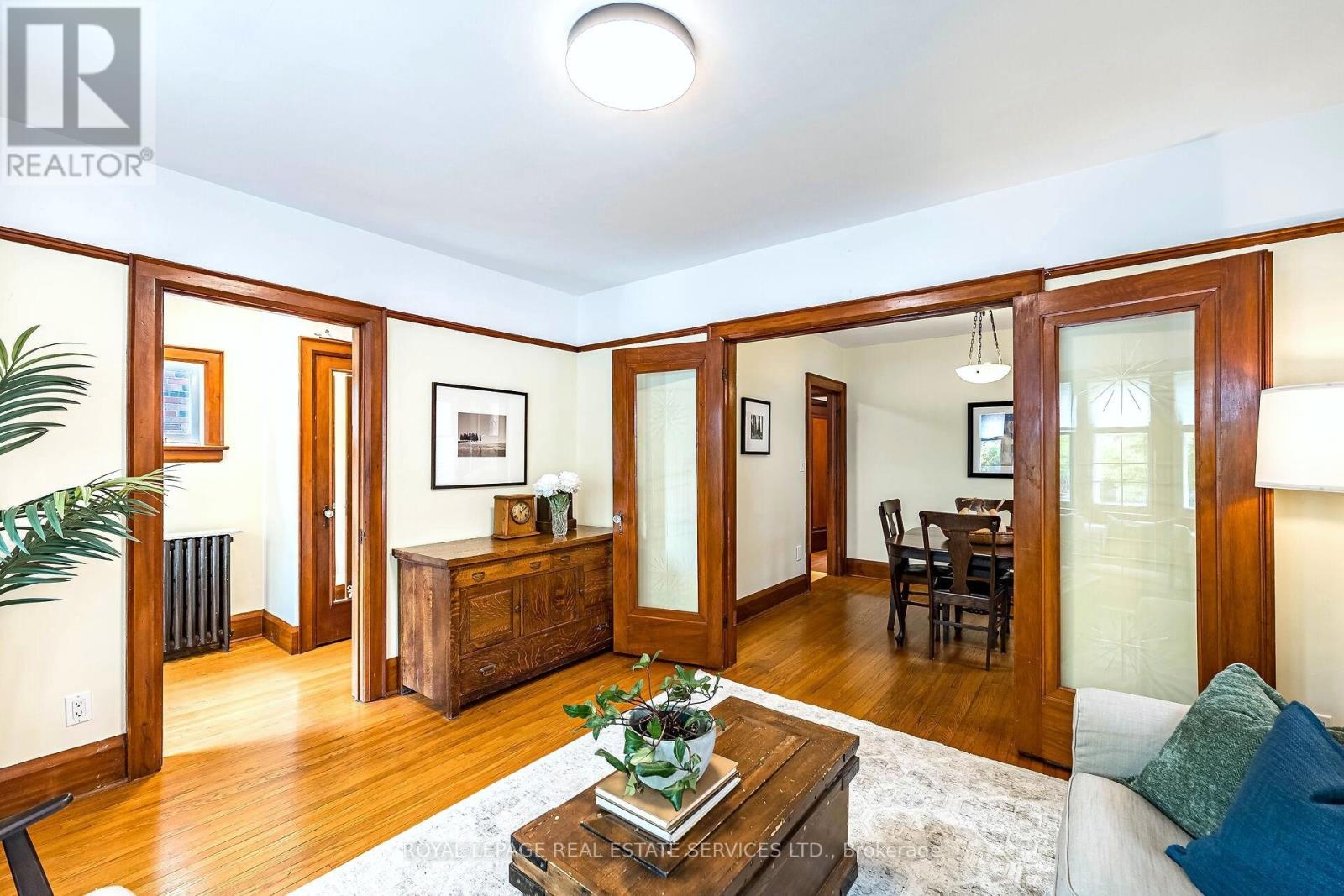 44 Fourth Street, Toronto, Ontario  M8V 2Y3 - Photo 8 - W12533978