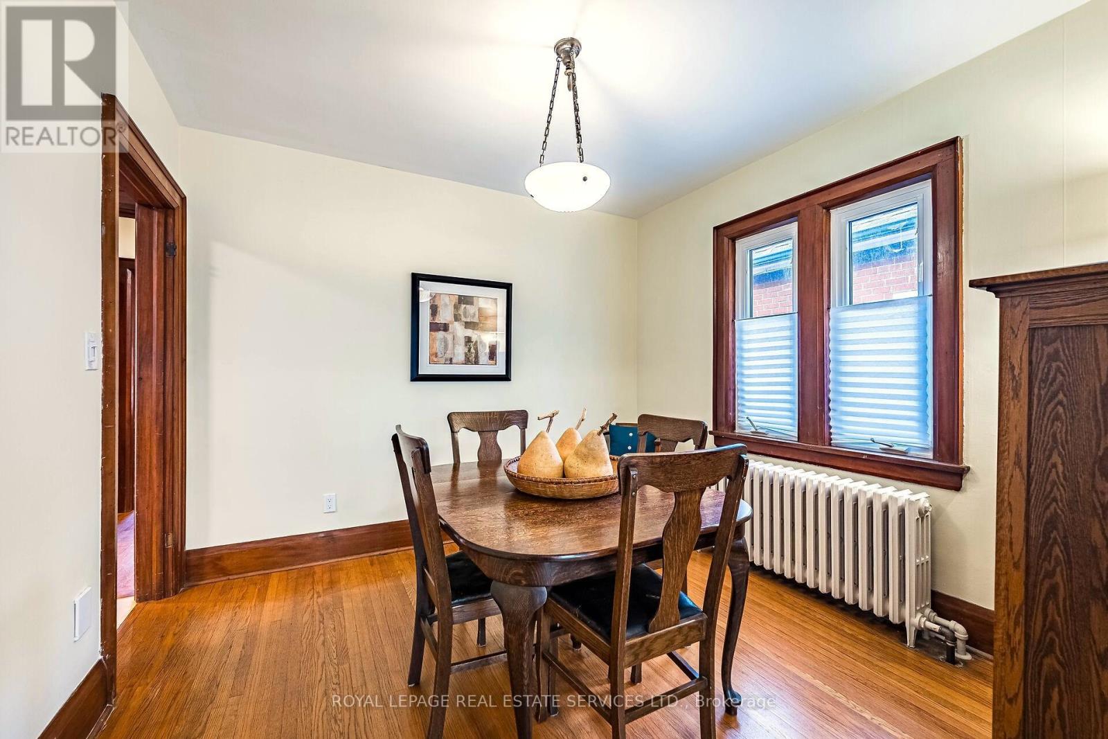 44 Fourth Street, Toronto, Ontario  M8V 2Y3 - Photo 9 - W12533978