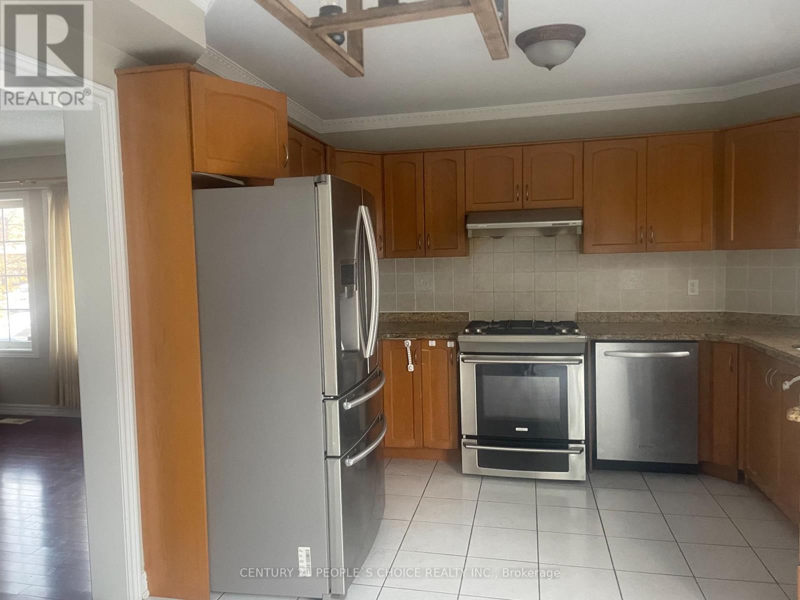 Main Floor - 7196 Gagliano Drive, Mississauga, Ontario  L5W 1X5 - Photo 2 - W12534012