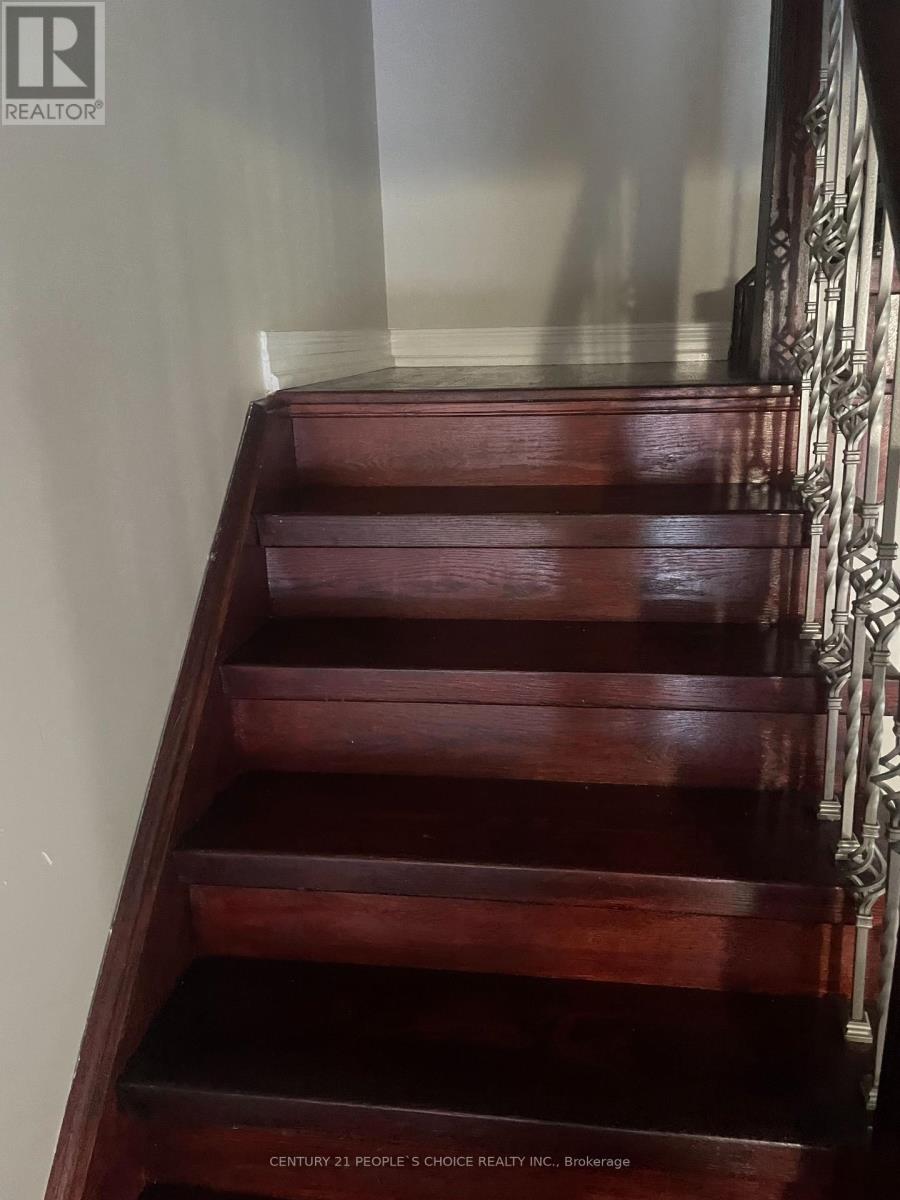 Main Floor - 7196 Gagliano Drive, Mississauga, Ontario  L5W 1X5 - Photo 7 - W12534012