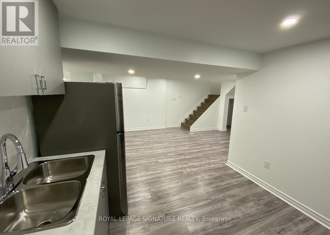 445 Malaga Road, Mississauga, Ontario  L5B 3V8 - Photo 23 - W12534034