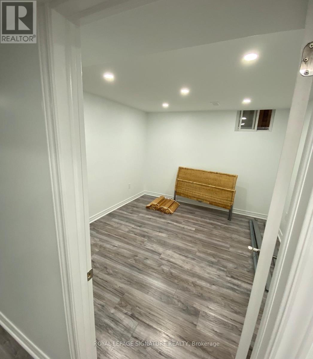 445 Malaga Road, Mississauga, Ontario  L5B 3V8 - Photo 25 - W12534034