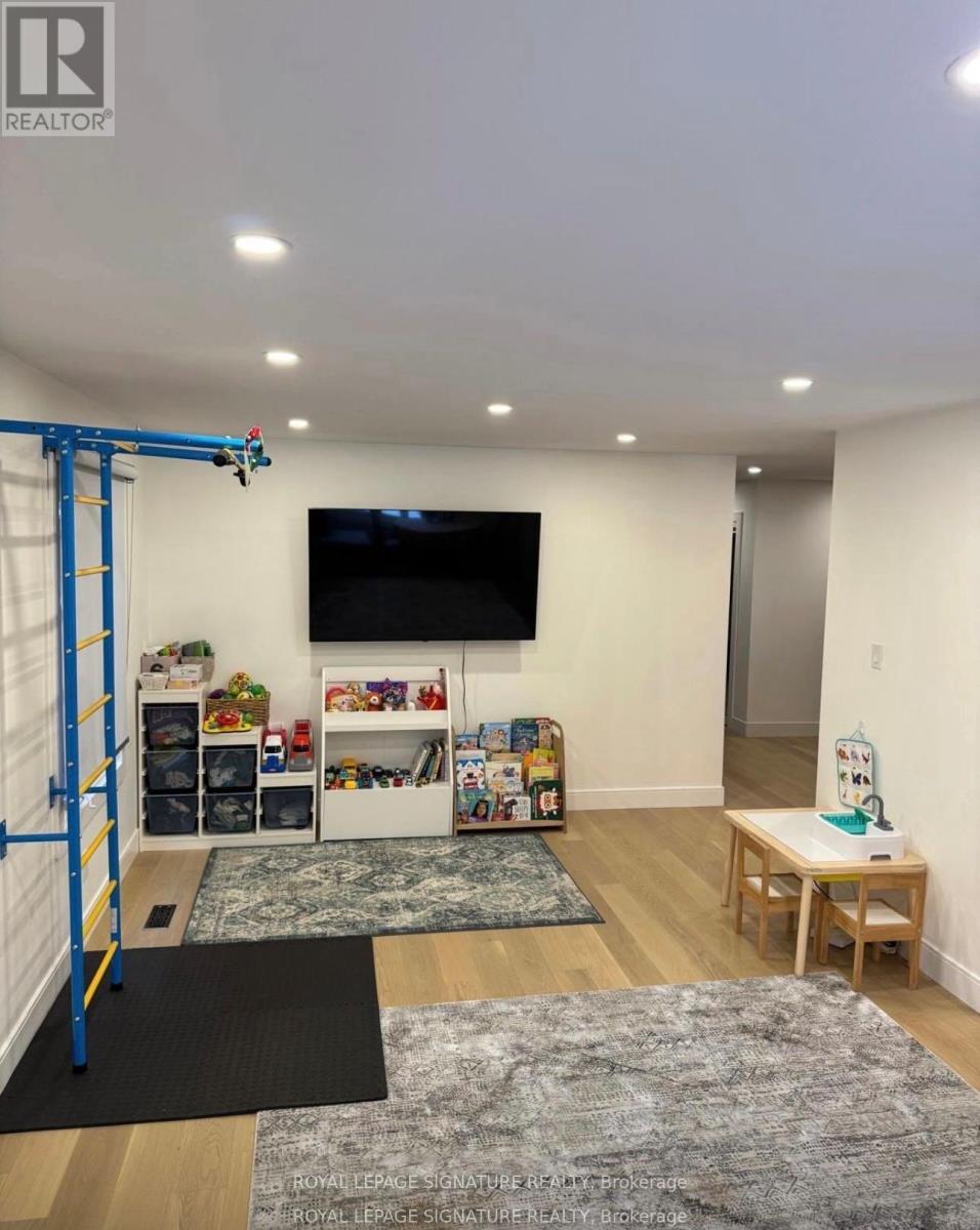 445 Malaga Road, Mississauga, Ontario  L5B 3V8 - Photo 6 - W12534034